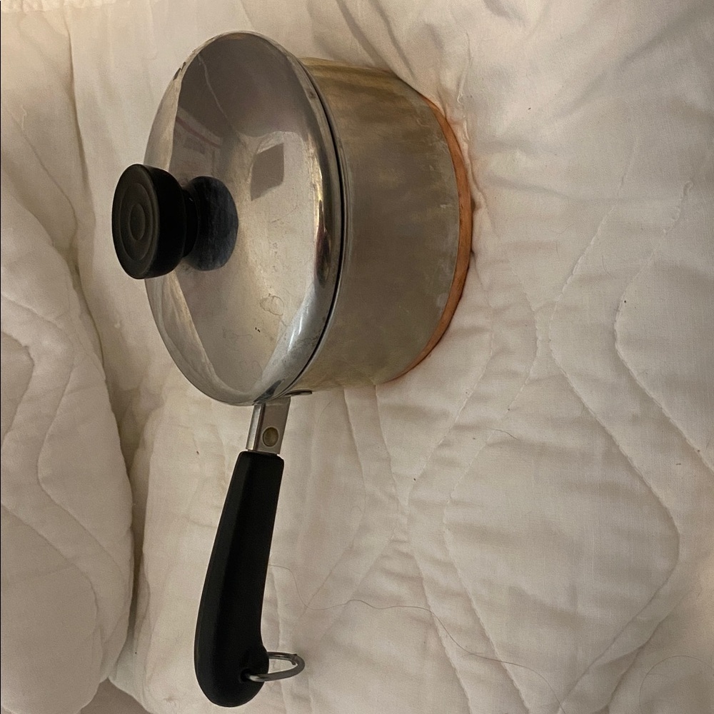 Revere Ware 1 qt Stainless Steel Saucepan with Black Handle 95 d - Picture 2 of 5